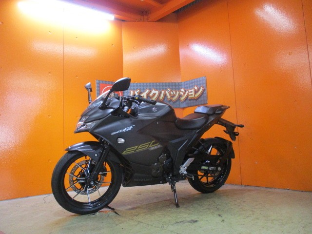 最長２４か月保証付き！！２０２１年新色のマットブラクックメタリック２は男女問わず人気のカラーですよ！